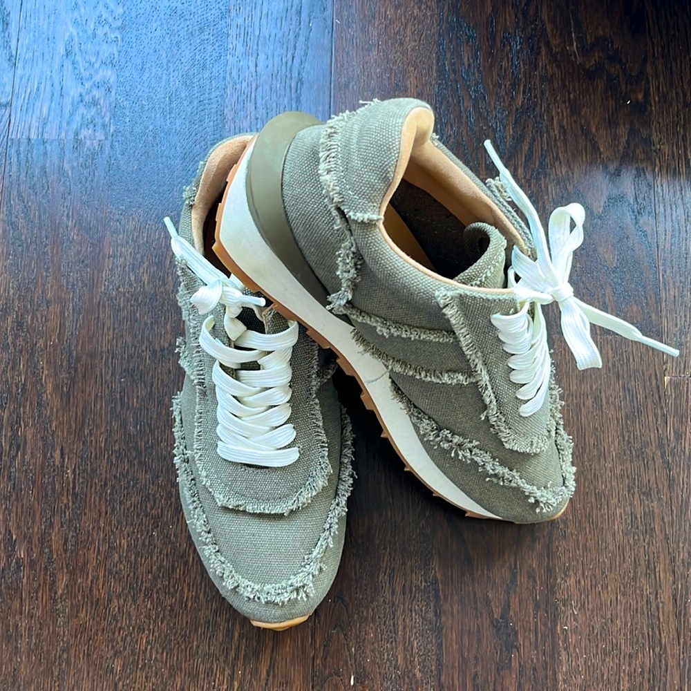 Green frayed J Slides
